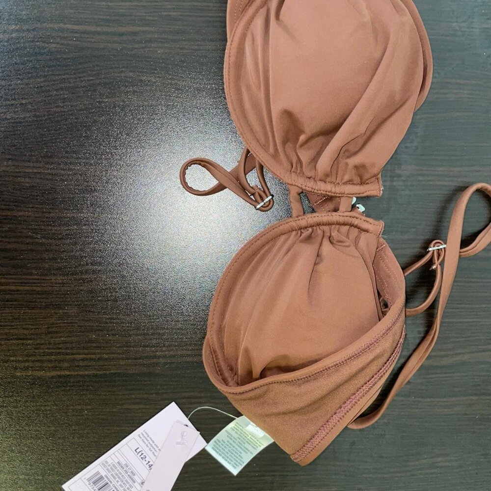NWT Lot of 10 Brand New Women's Swimsuits | Tops, Bottoms, One-Piece |MSRP $200+ - Picture 6 of 15